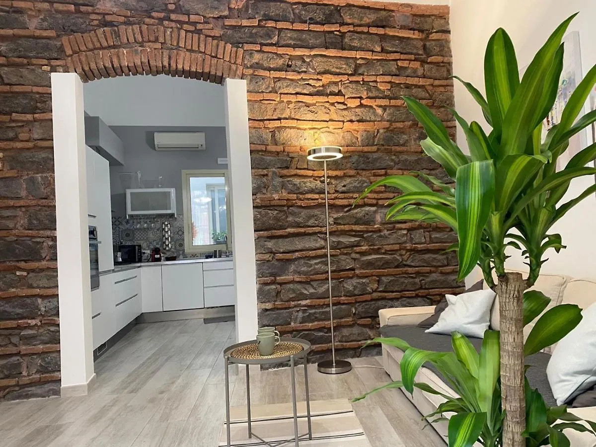 Apartment Alfonzetti-5 Min Walk To Central Train And Bus Station Katania Włochy