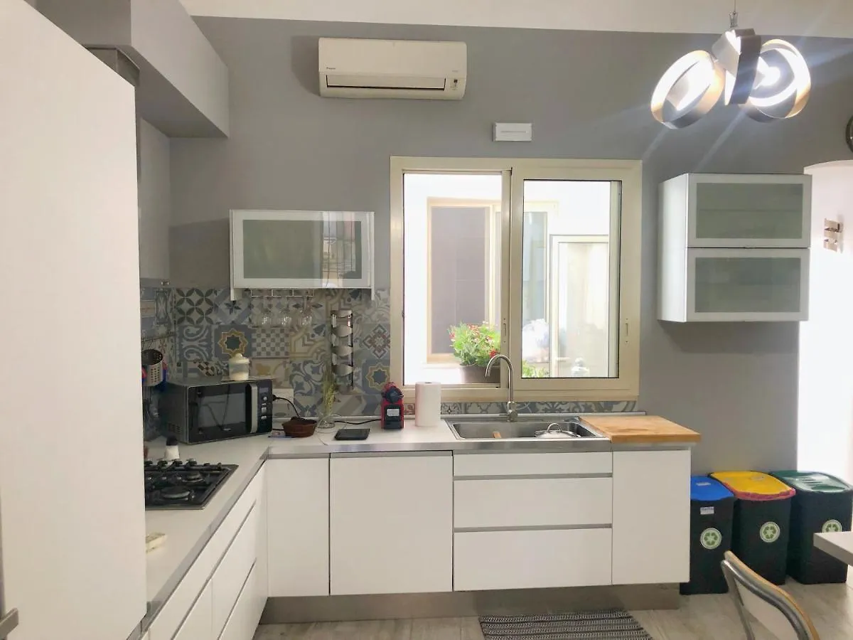Apartment Alfonzetti-5 Min Walk To Central Train And Bus Station Catania